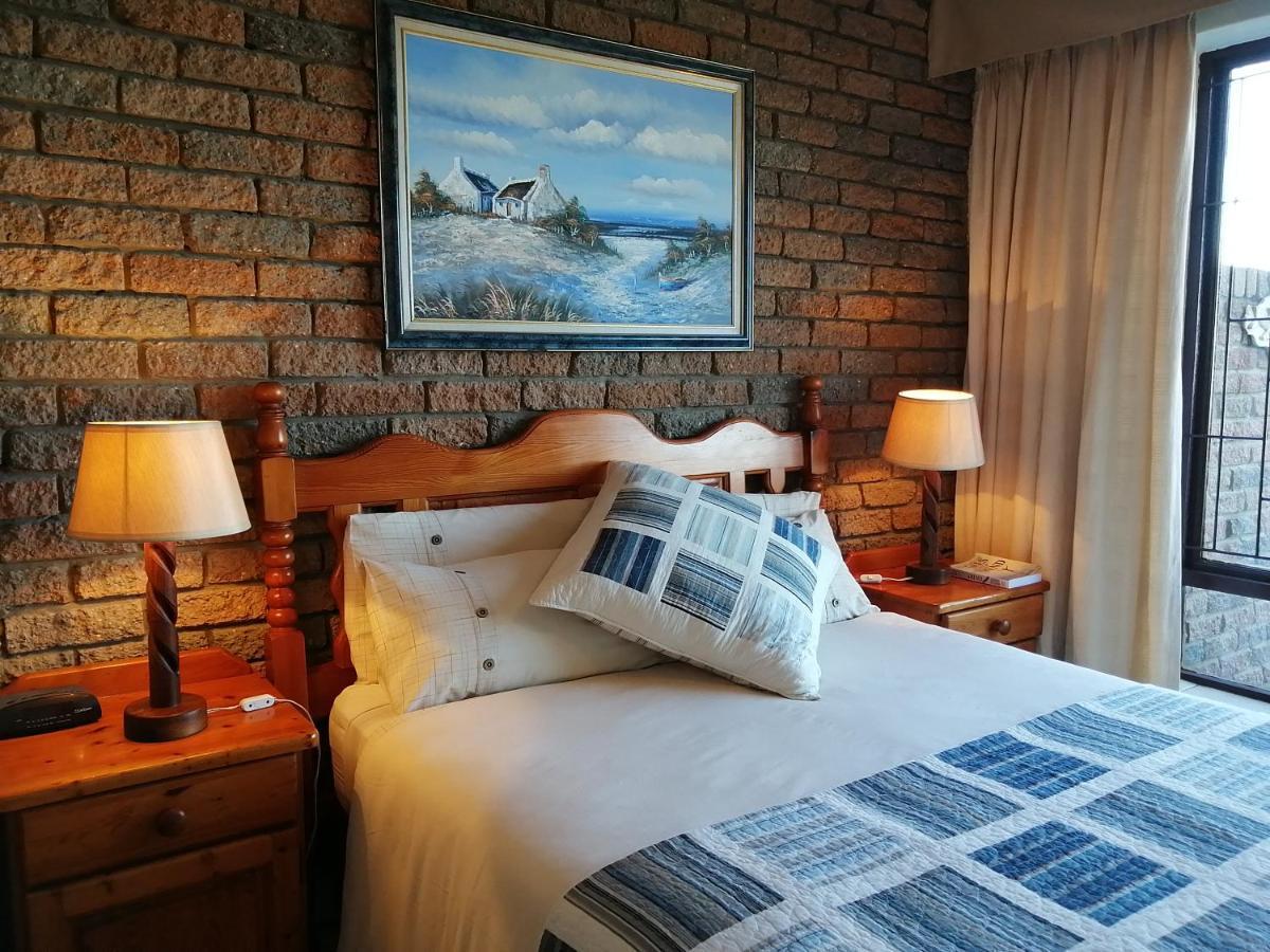 Amzee Bokmakierie Guest House Dana Bay Værelse billede