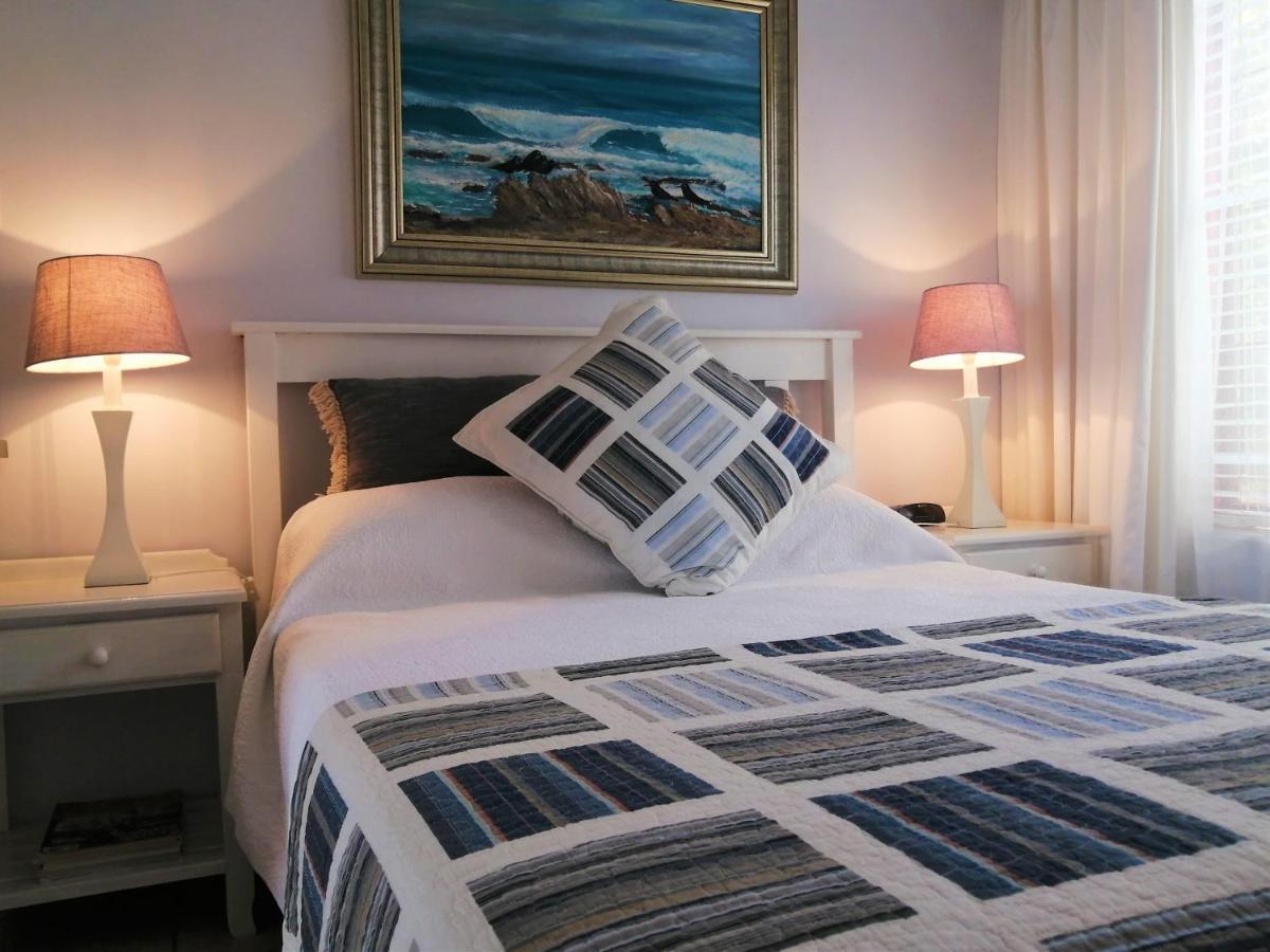 Amzee Bokmakierie Guest House Dana Bay Værelse billede