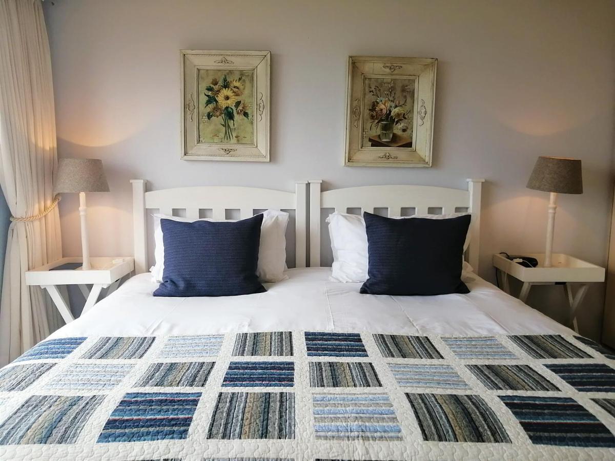 Amzee Bokmakierie Guest House Dana Bay Værelse billede